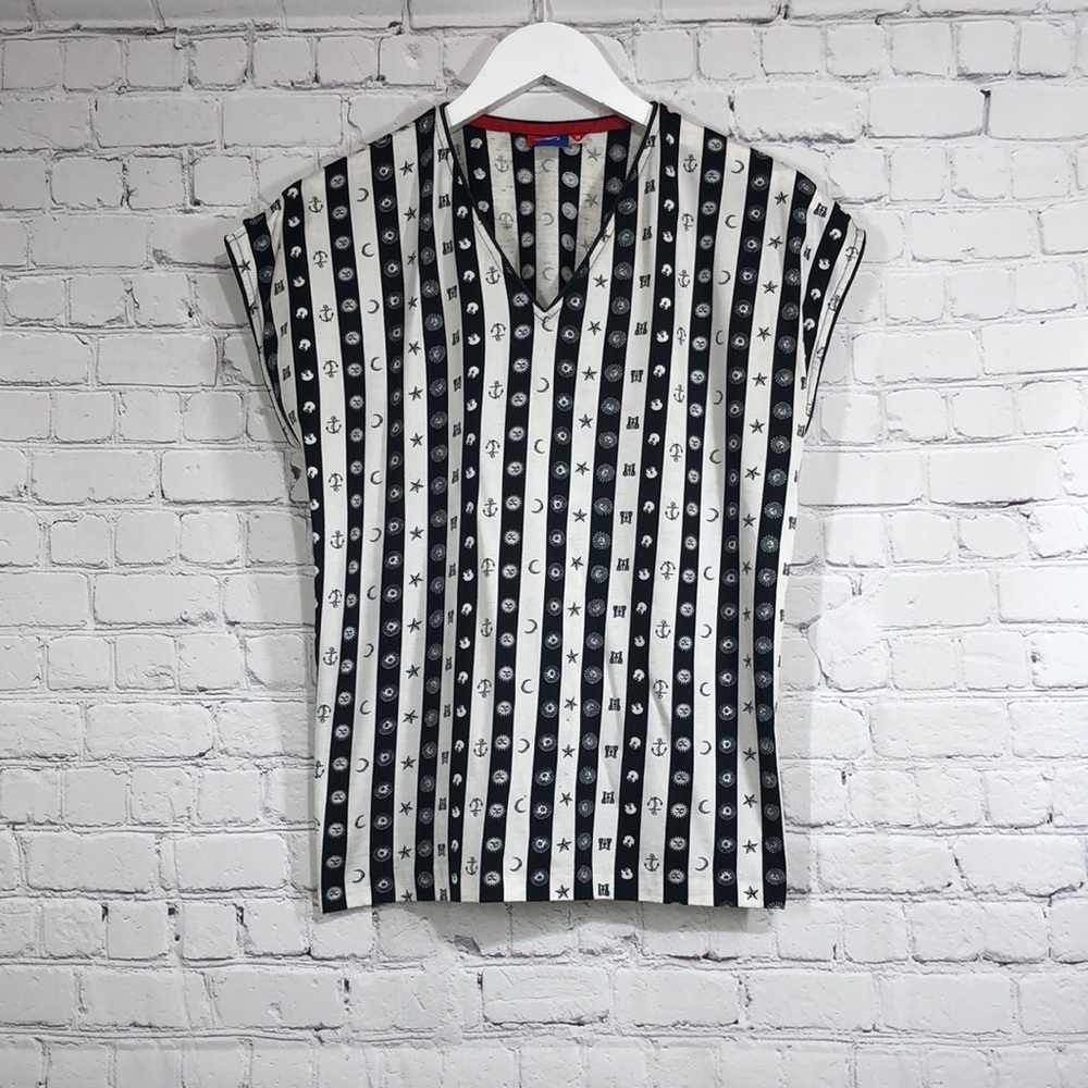 Tail top marine black and white
